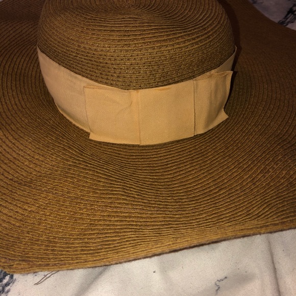 Beach Hat - Picture 2 of 2